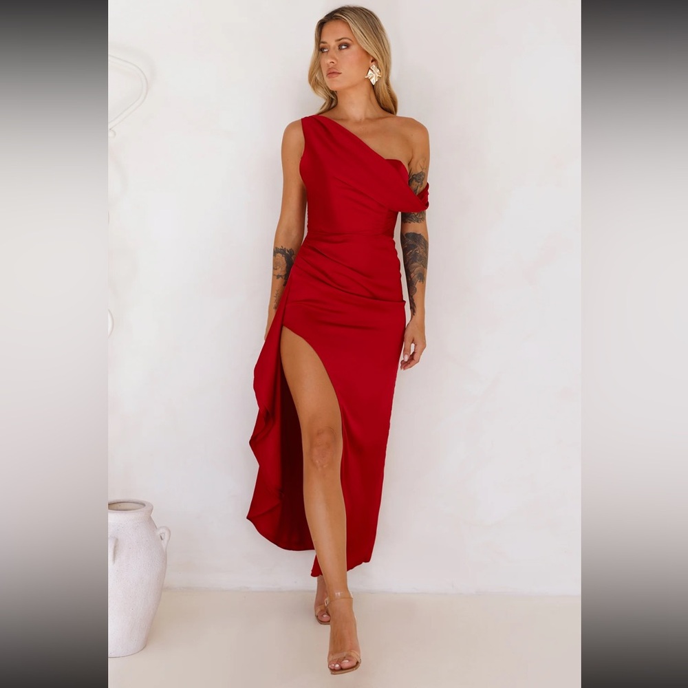 Hello Molly - NIGHTFALL EVENT OFF SHOULDER SATIN MAXI DRESS RED